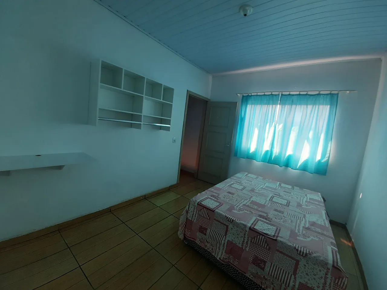 Sobrado Mobiliado para Alugar | 2 Quartos, Sala e Cozinha | R$ 1.600