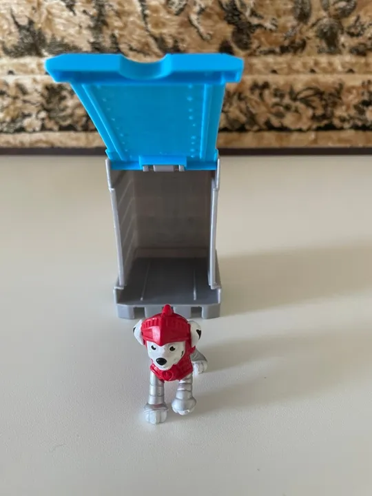 Boneco Patrulha Canina MARSHALL Cavaleiro com castelo