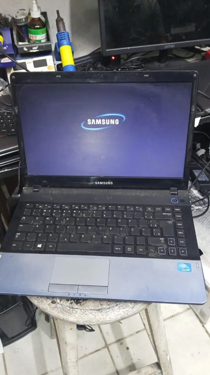 Vendo notebook sansung com 8gb de memória, ótimo pra estudar e trabalhar.  - Foto 2