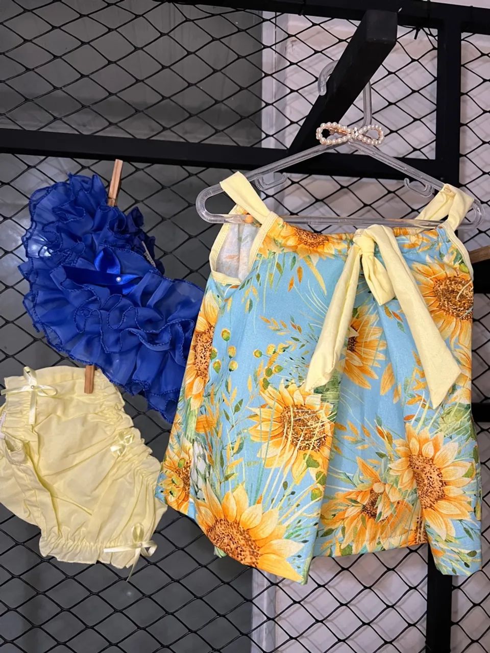 Conjunto Infantil Branco Floral cores  - Foto 4