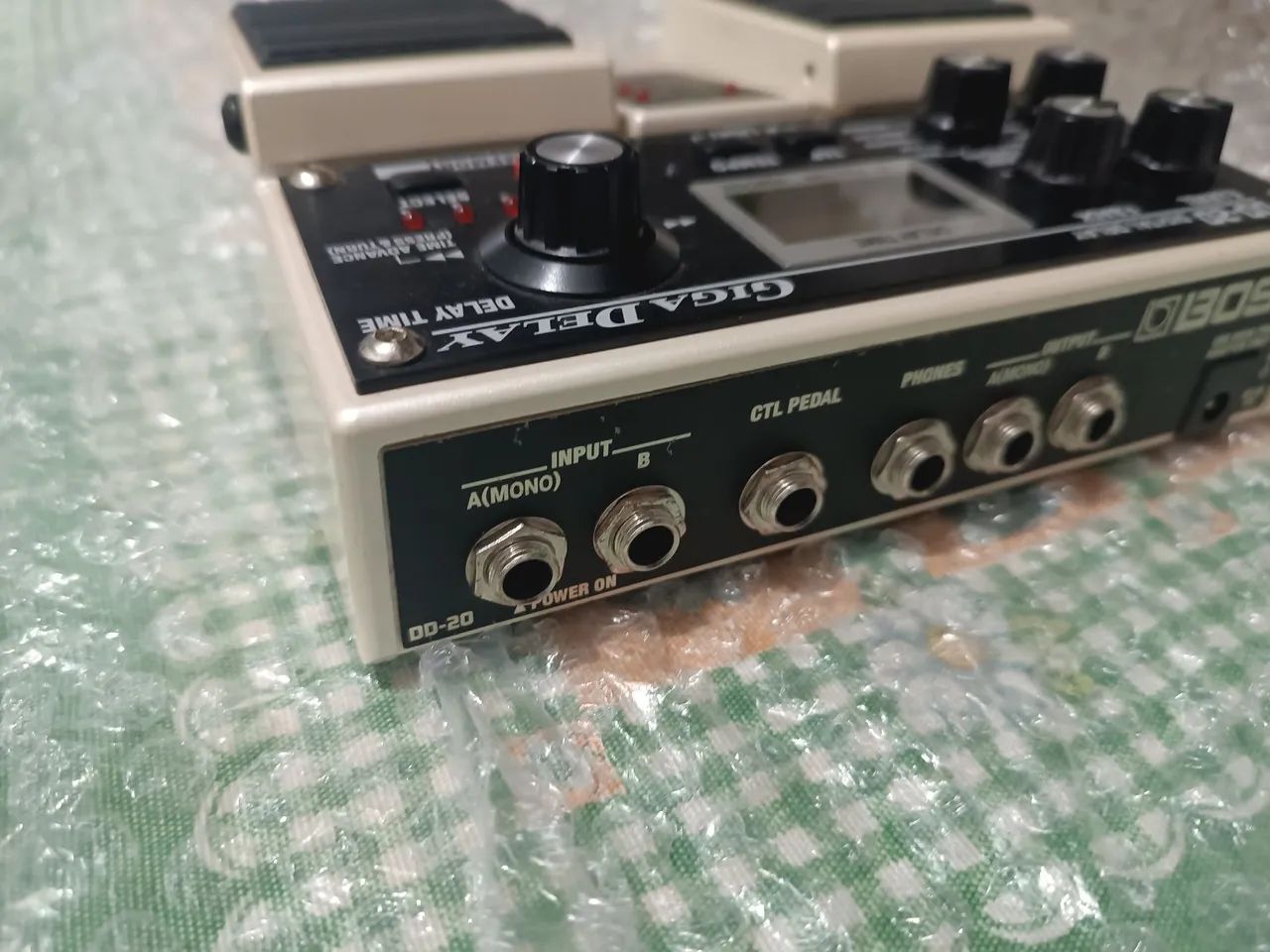 Pedal de Delay Boss DD-20 Giga Delay - Fonte de alimentação