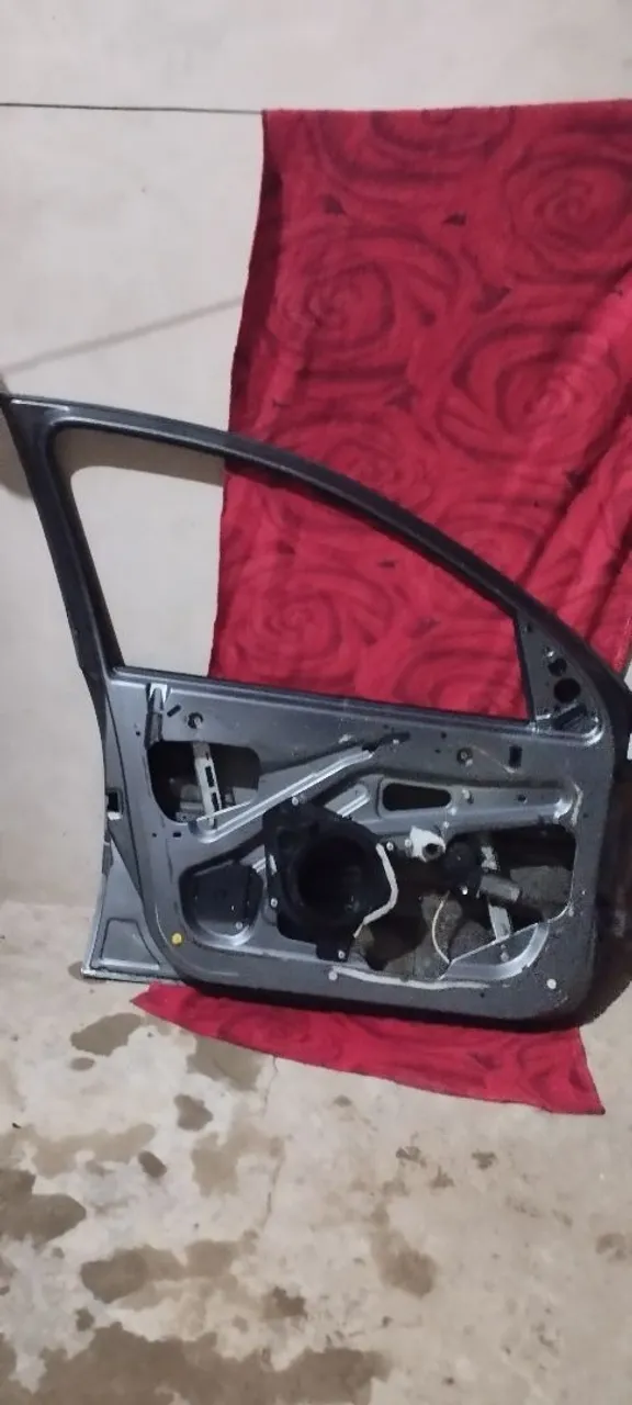 Porta Automotiva - porta Peugeot 206 2005 lado esquerdo motorista