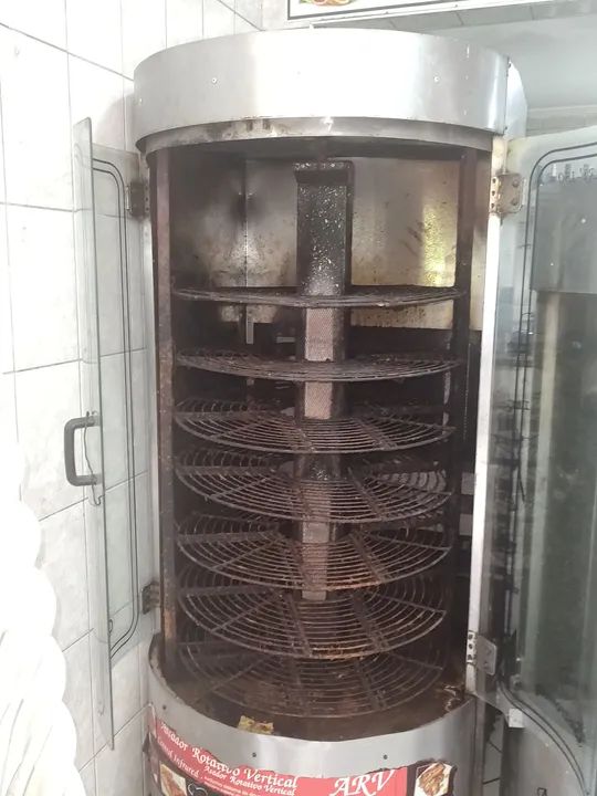 Assador Rotativo Vertical para Frango e carnes 100 kg  marca gastromaq - Foto 2