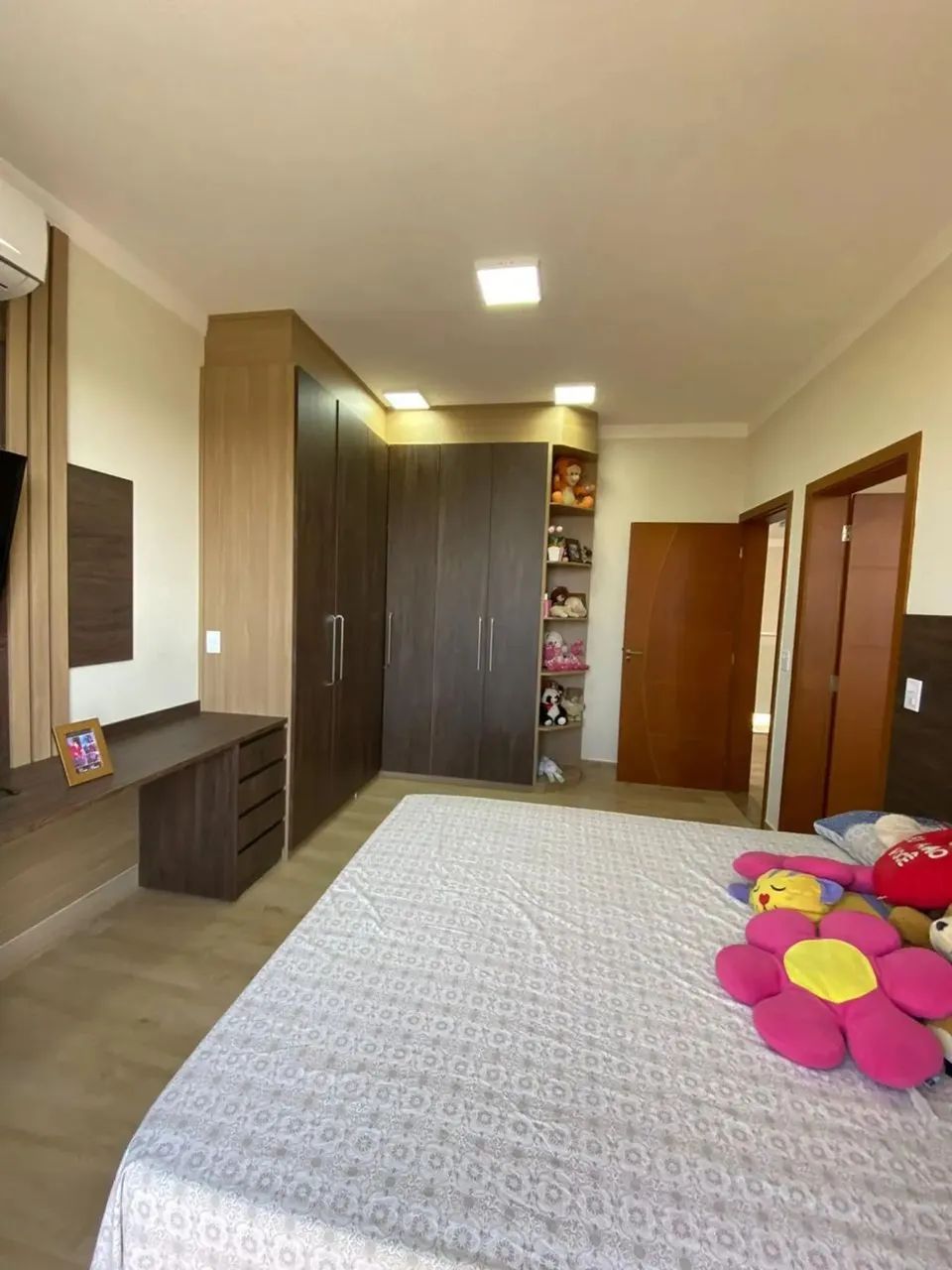 Imóvel para aluguel possui 405 metros quadrados com 4 quartos - Foto 4