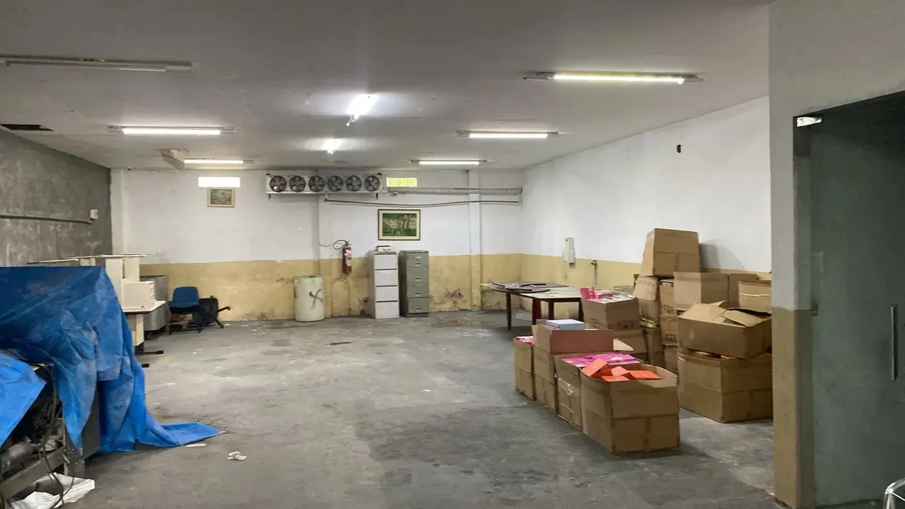 ALUGO GALPÃO COM 350 M2 NA AV COSME FERREIRA