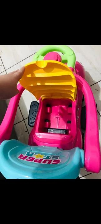 Carrinho de empurrar infantil - Divertido e colorido! - Foto 2