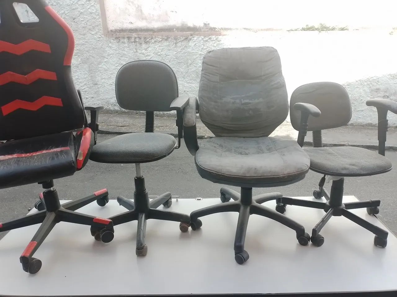 Cadeira para escritório  com avarias - Foto 2