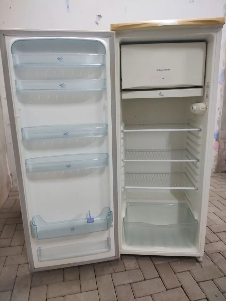 Geladeira Branca com Porta Simples - Foto 2