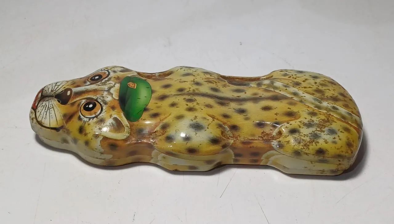 Estojo de metal em formato de leopardo - Foto 2