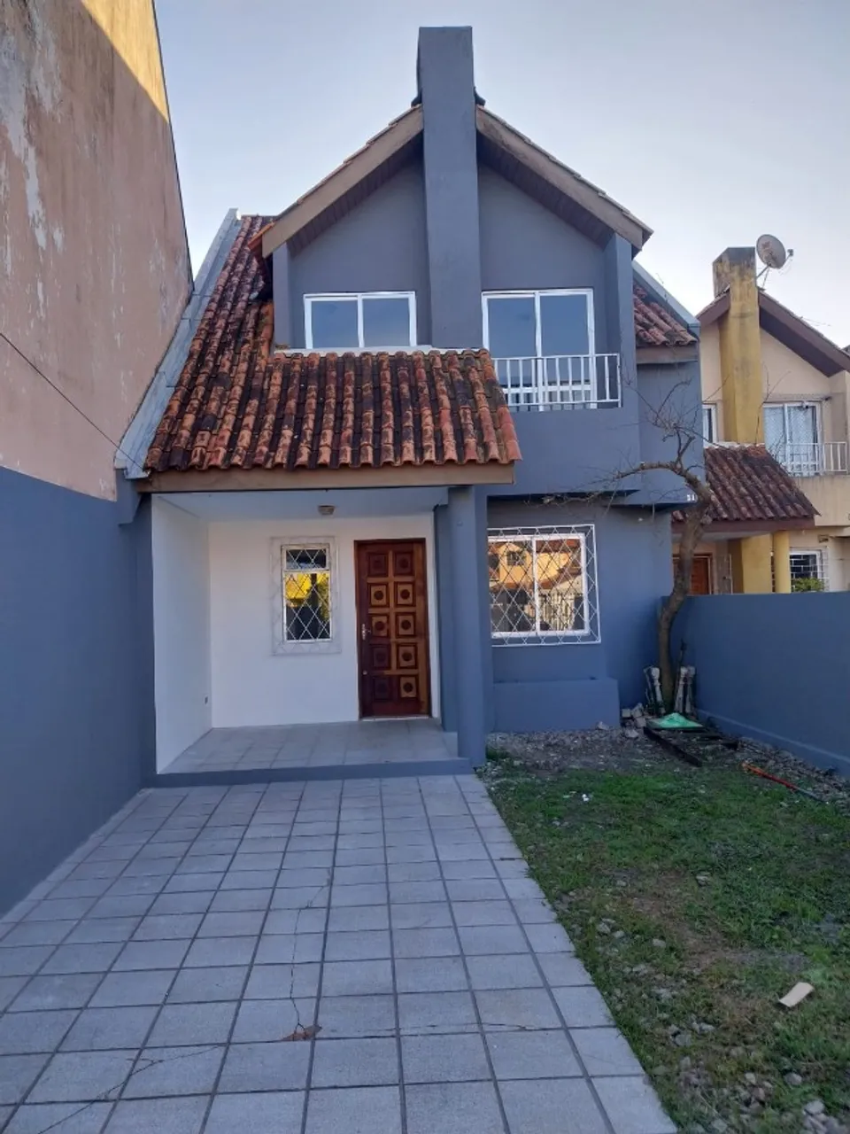 Casa Sobrado para Locação Curitiba - Bairro Alto, 2 quartos, 2 banheiros, 2 vagas