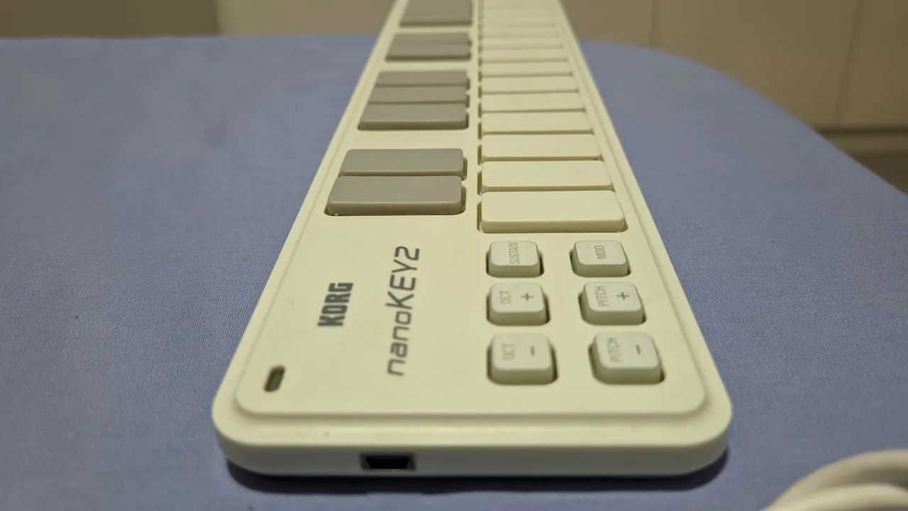 Controlador MIDI Teclado Korg nanoKEY2 25 teclas - Foto 4