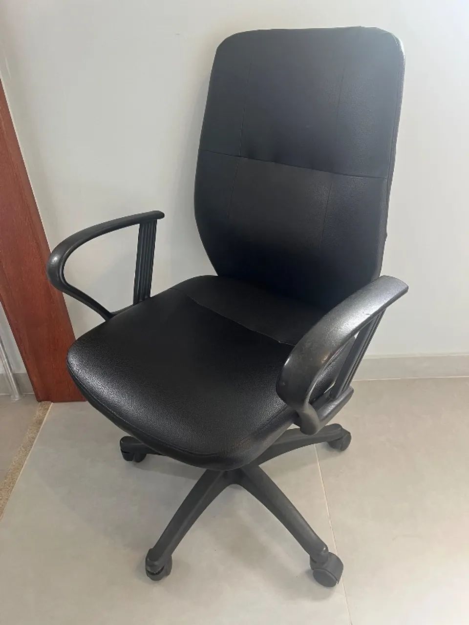 Cadeira de escritório de couro - Foto 3