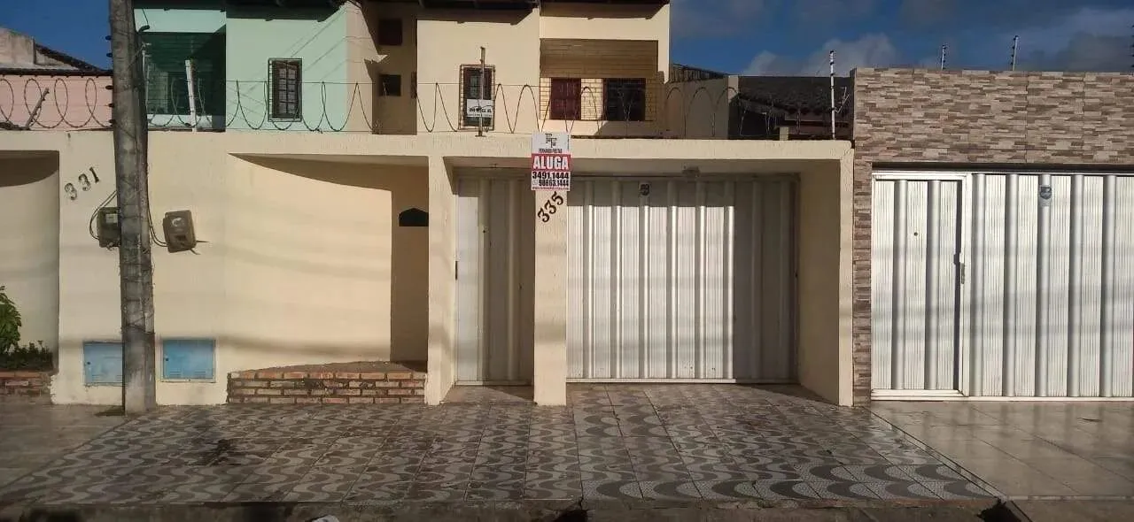 Maraponga Duplex 110m², 3 Quartos, sendo 1 suíte, 1 WC Social, Sala, 03 Vagas de garagem.