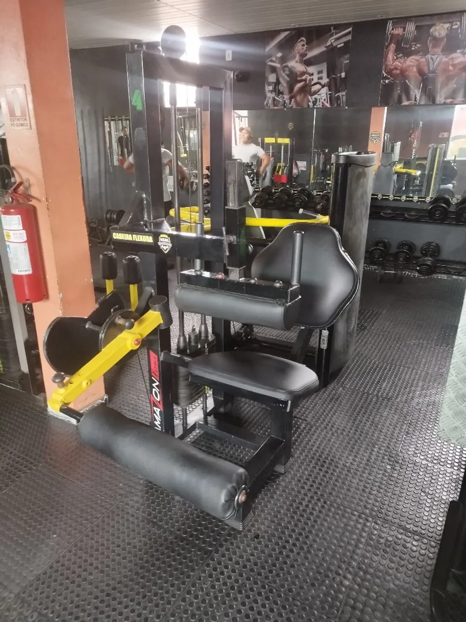 Vendo Cadeira Flexora - Máquina de Academia Flexora Sentada