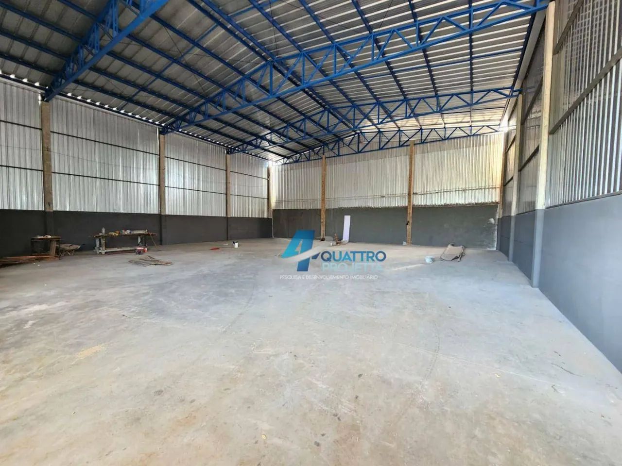 Barracão para locação com 360 m² na Rua Gabriel de Lara, Jardim Silvino - Cambé