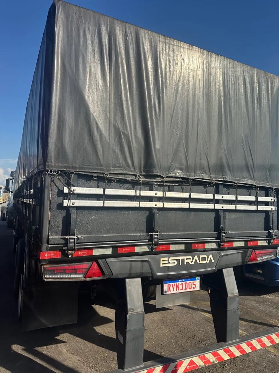 Carreta graneleiro 4º eixo Estrada semi-nova  - Foto 2