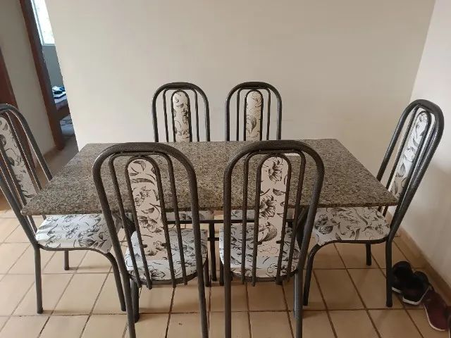 Mesa de mármore com 6 cadeiras - Foto 3