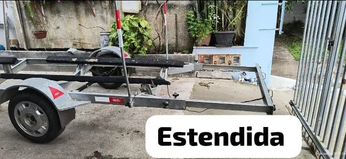 Vendo carreta de barco e motor $6,500 Ler Descrição.