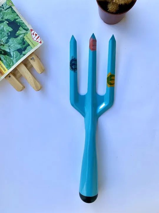 Garfo Metálico 3 Dentes para Jardinagem