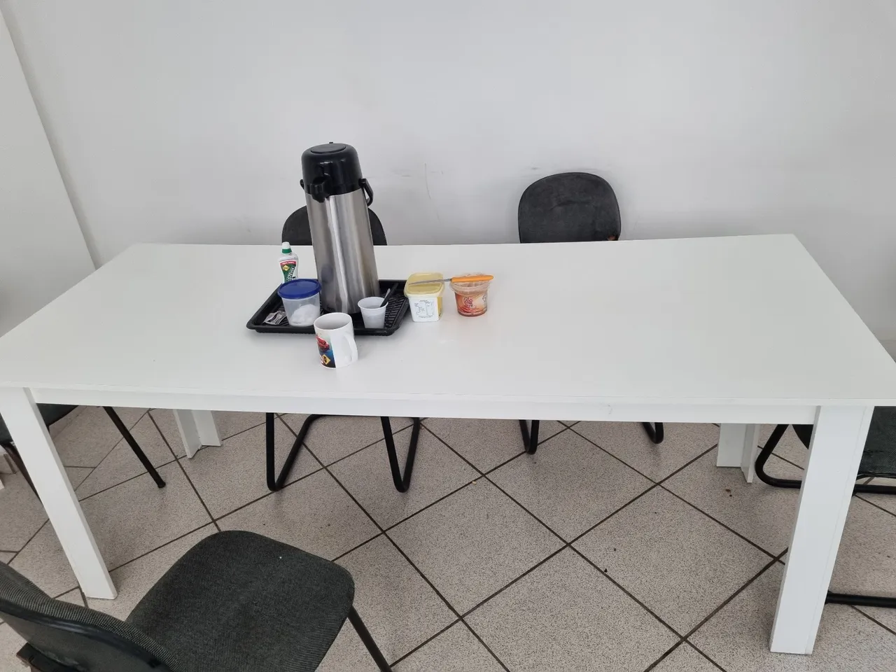 Mesa grande branca 8 lugares MDF