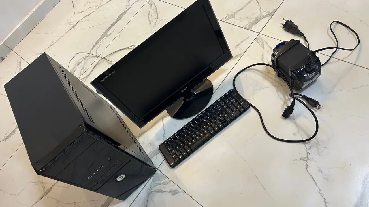 Computador + tela LG + teclado + transformador 220V, 1500W