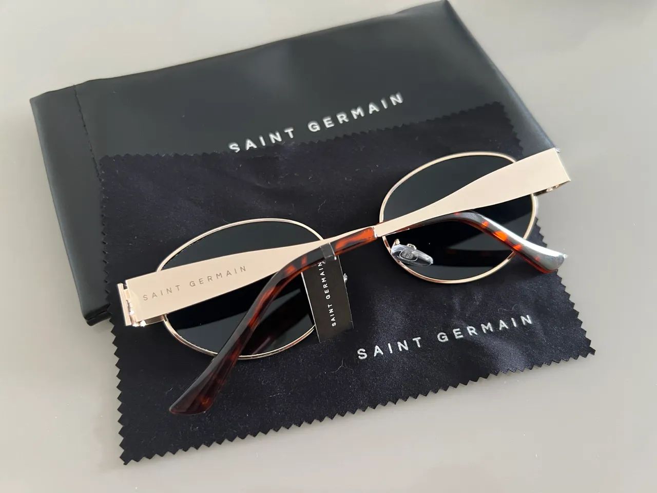 Óculos de Sol Oval Feminino Capri - MARCA SAINT GERMAIN (NOVO) - Foto 2