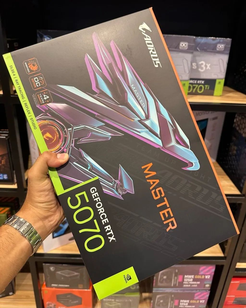 Placa de Vídeo Gigabyte RTX 5070 Aorus Master, 12GB GDDR7 - Nova lacrada (loja física) - Foto 5