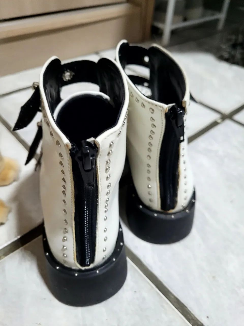 Bota coturno branca  - Foto 3