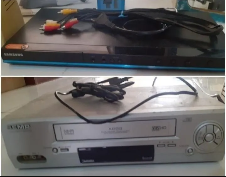 DVD Player e Vídeo Cassete funcionando