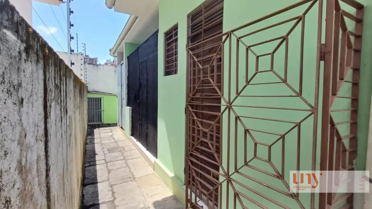 Casa com 5 quartos e piscina, super bem localizada no bairro dos Estados - Foto 5