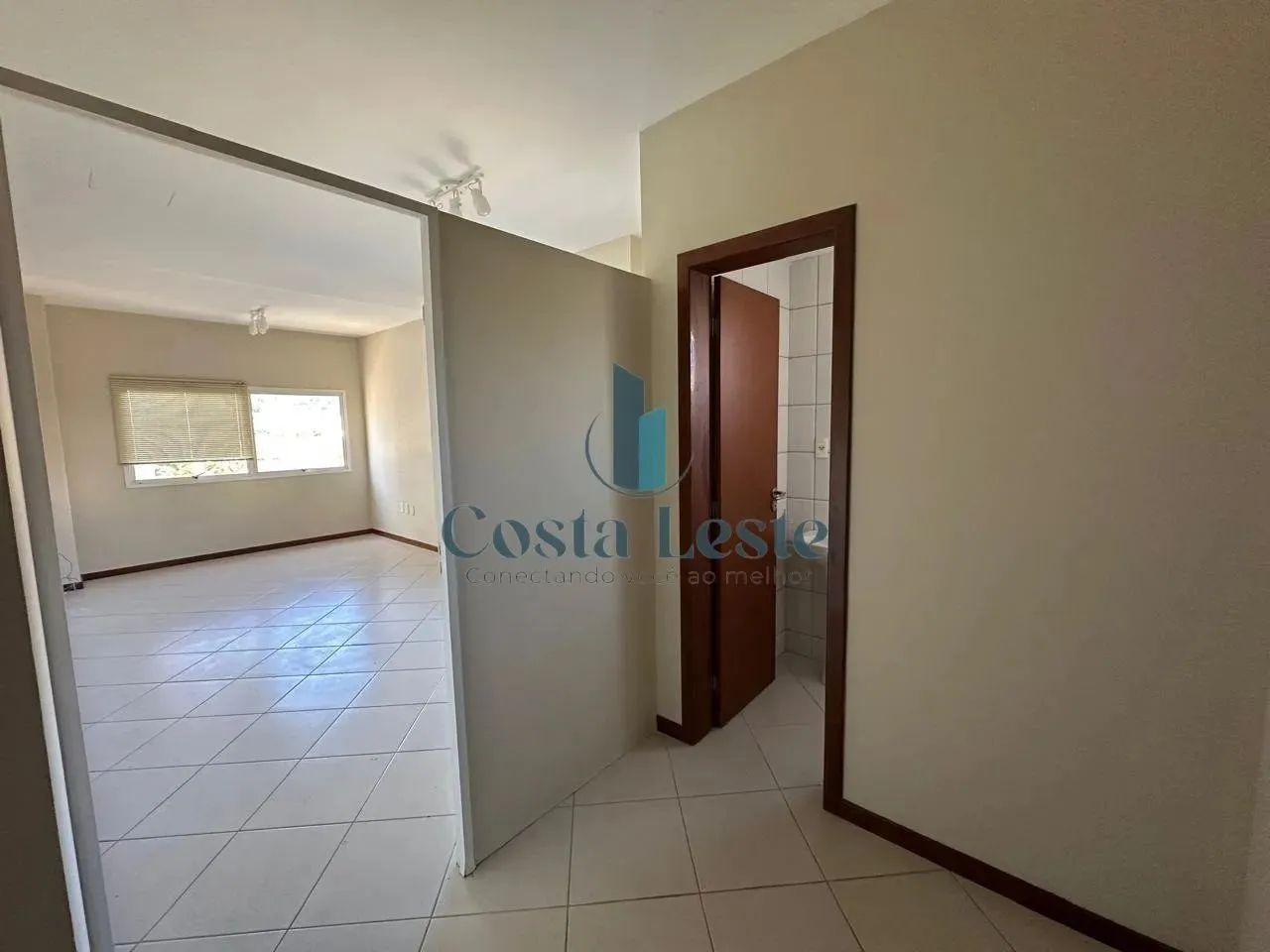 Excelente sala comercial na Trindade - Foto 4