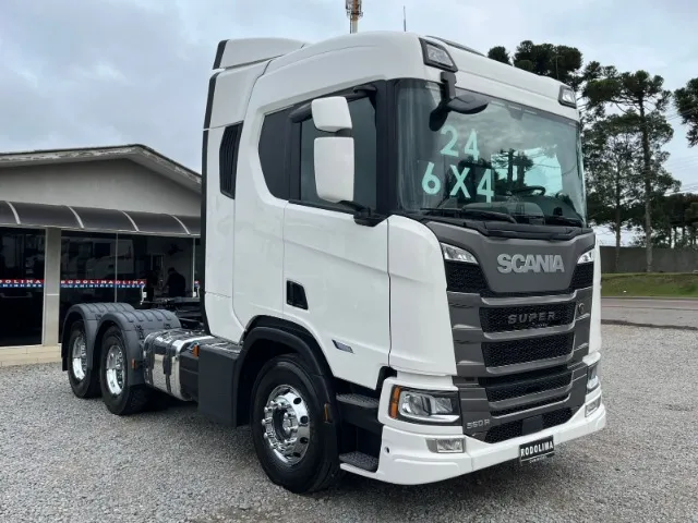 Caminhão Scania Super 560 6x4 ano 2023/2024 Branco 540 500