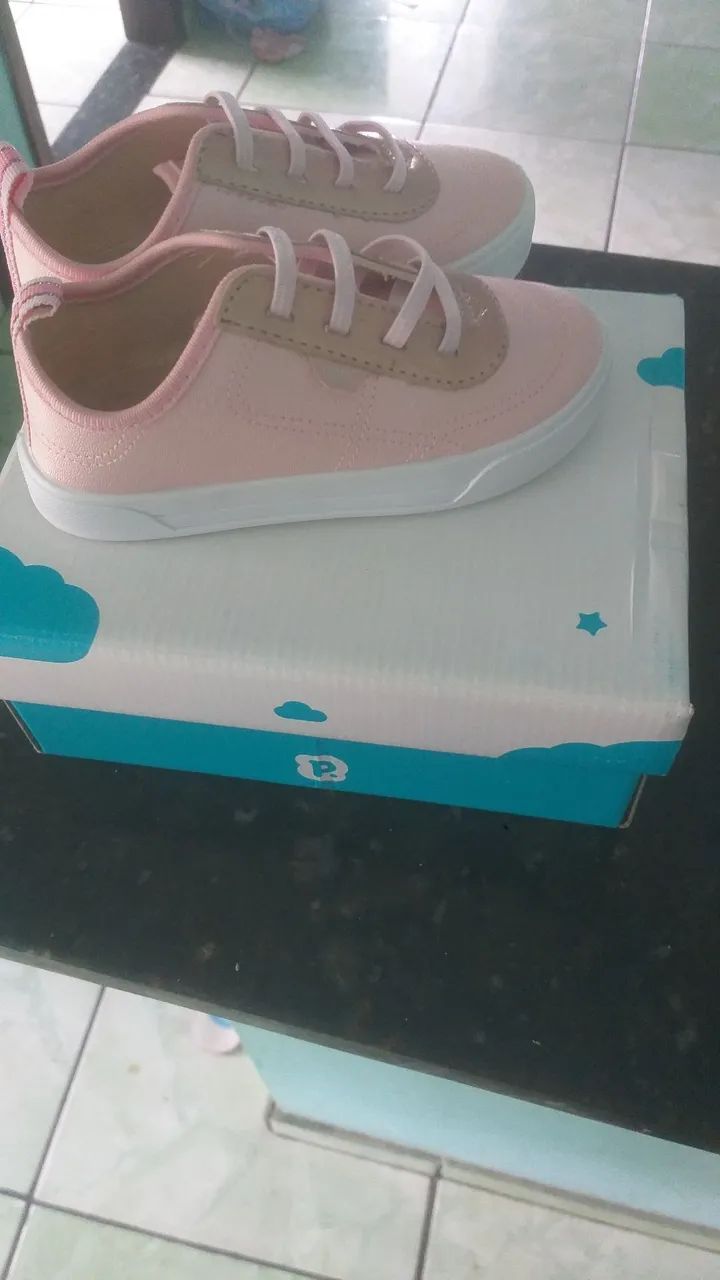 Tênis Bebê Rosa com Detalhe Dourado - Foto 2