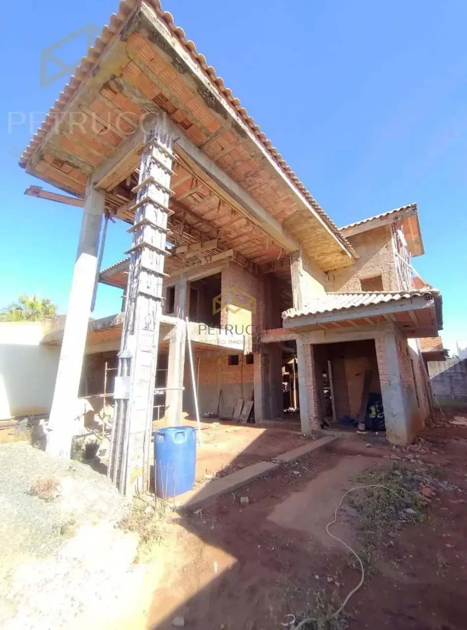 SOBRADO EM CONSTRUÇÃO À VENDA EM BARÃO GERALDO.
