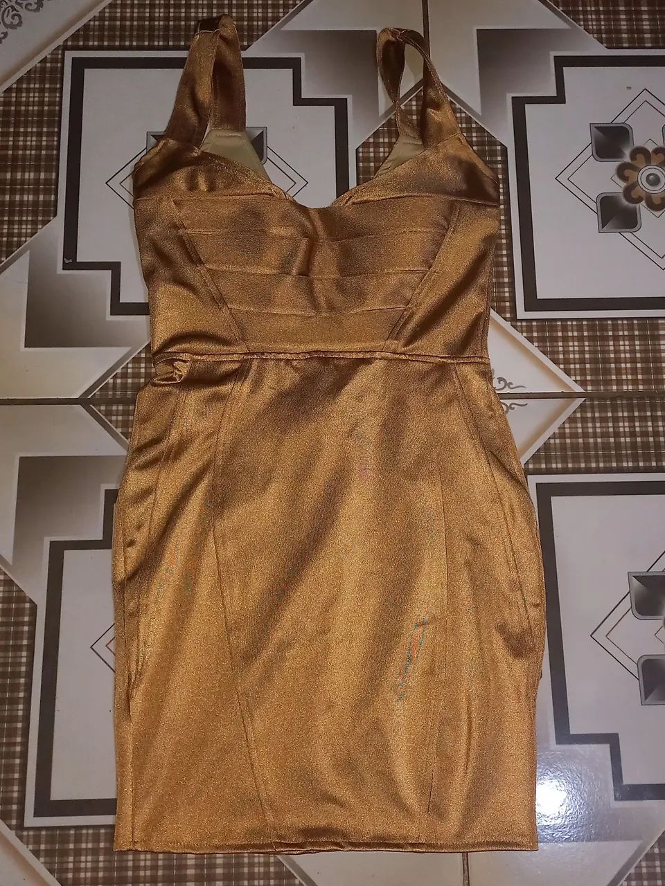 Vestido Dourado Elegante