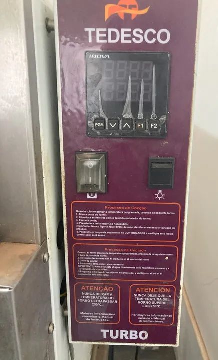 Forno Turbo 5 Esteiras a Gás FVT5D TEDESCO com 15 formas