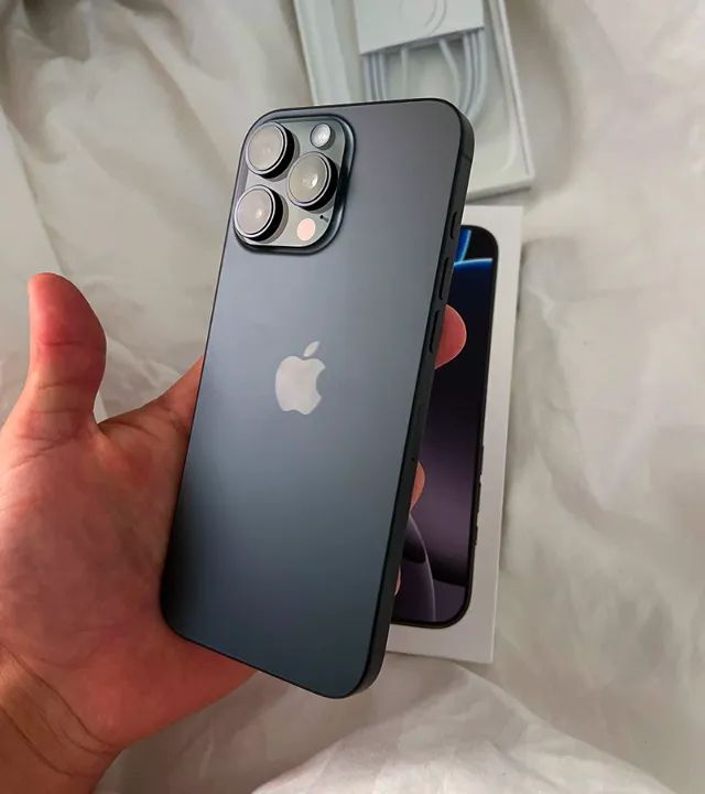 Iphone 16 PRO - 15 dias de Uso - Black Titanium - Com caixa e carregador original