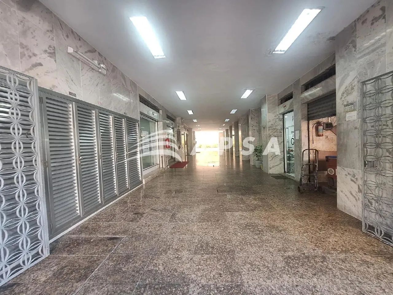 LOJA GALERIA BOTAFOGO. LOCALIZADA EM UMA GALERIA NO CORAÇÃO DE BOTAFOGO, ESSA LOJA DE MÉDI - Foto 3