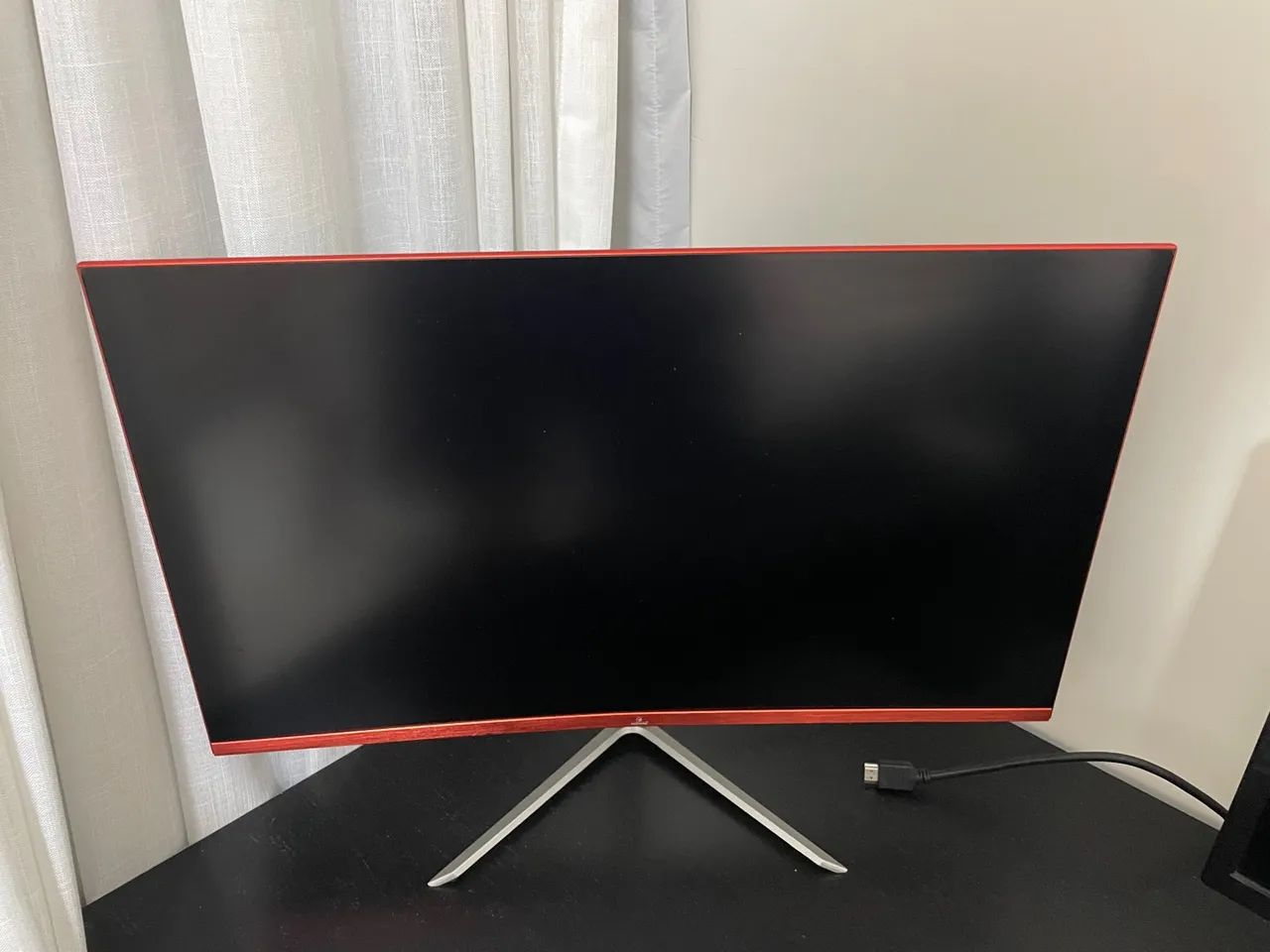 Monitor Gamer Concórdia curvo 23.8? com defeito
