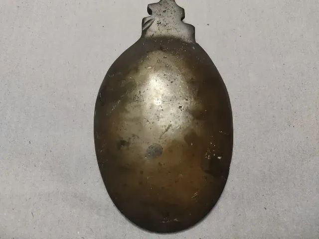 Antiga Colher Decorativa Em Bronze. Peça Assinada Holanda. - Foto 5