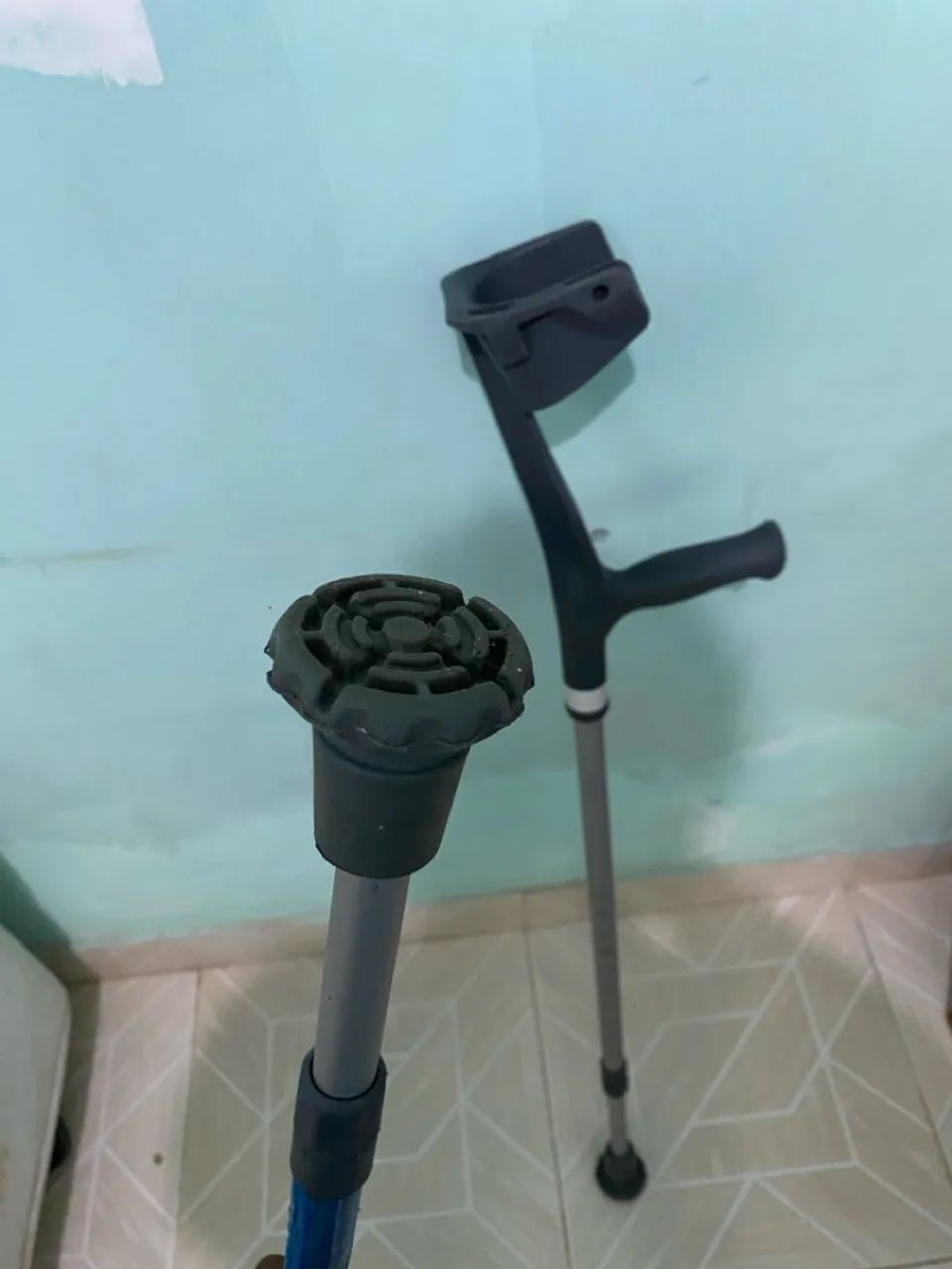 Muletas para auxiliar na locomoção - Foto 4