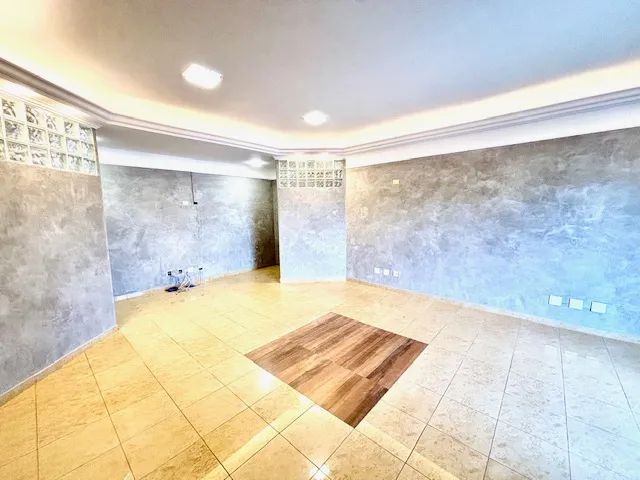 Sala comercial Moderna e funcional  Porcelanato - vagas na frente - Foto 4