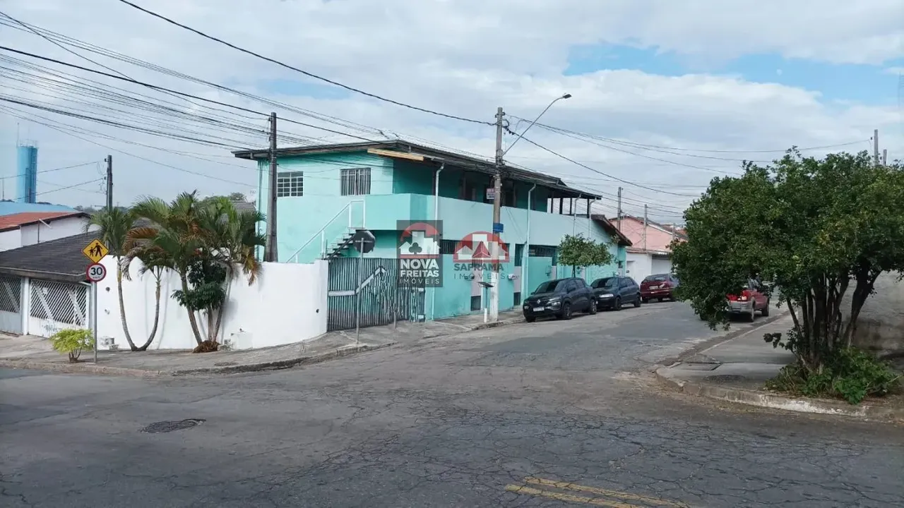 Oportunidade de casa + kitnets na zona sudeste de SJC