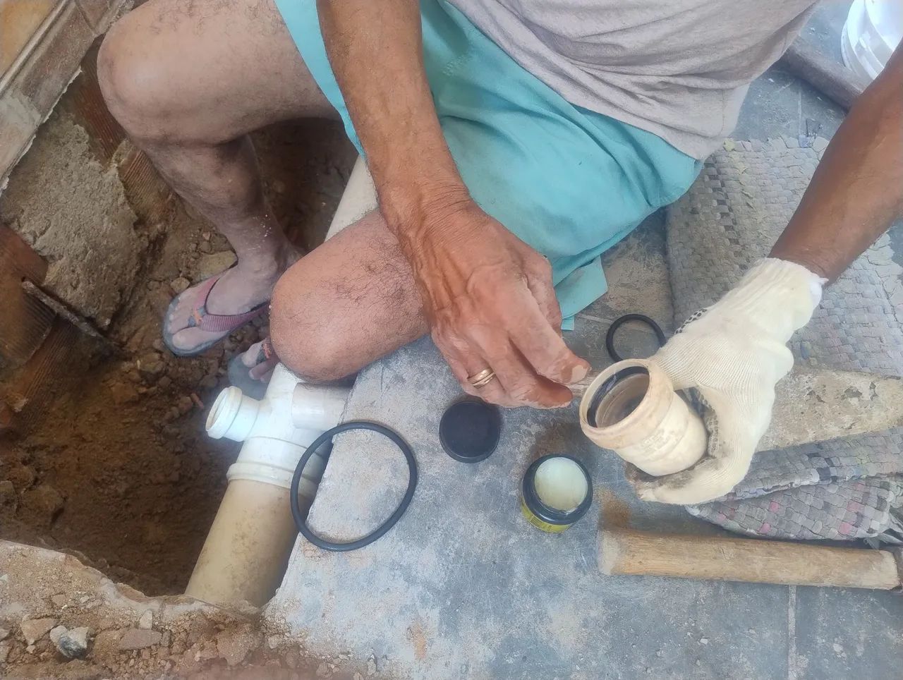 Bombeiro Hidráulico E outros - Foto 2