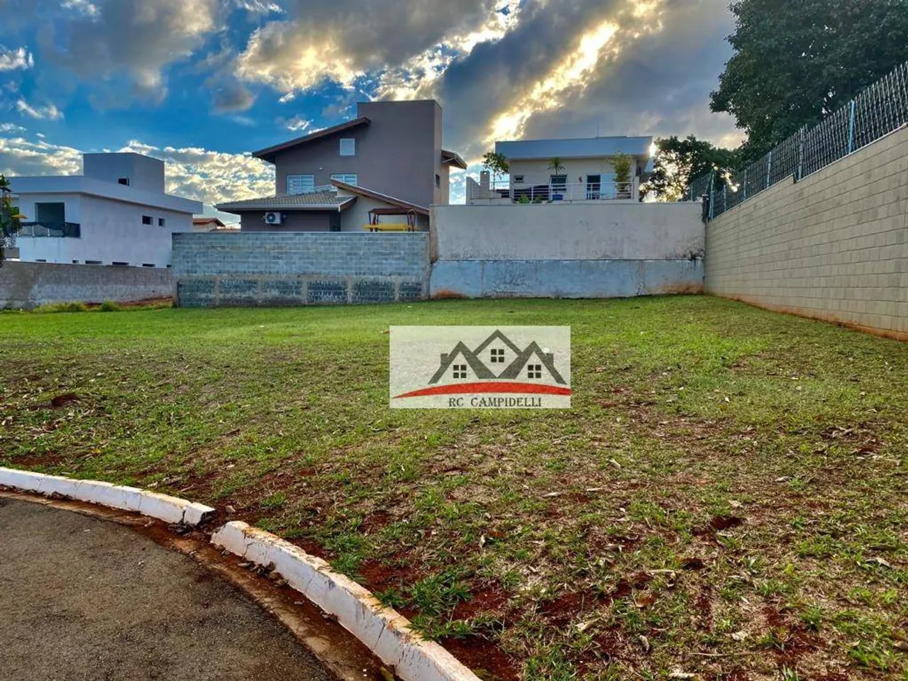 Terreno Condomínio Fechado em Betel PAULINIA