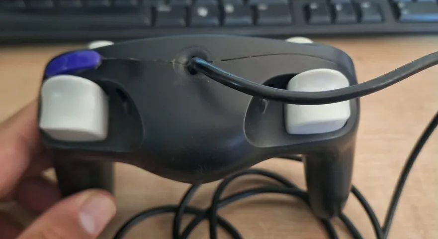 Controle Usb Formato Game Cube (Faço Olx Pay) - Foto 2