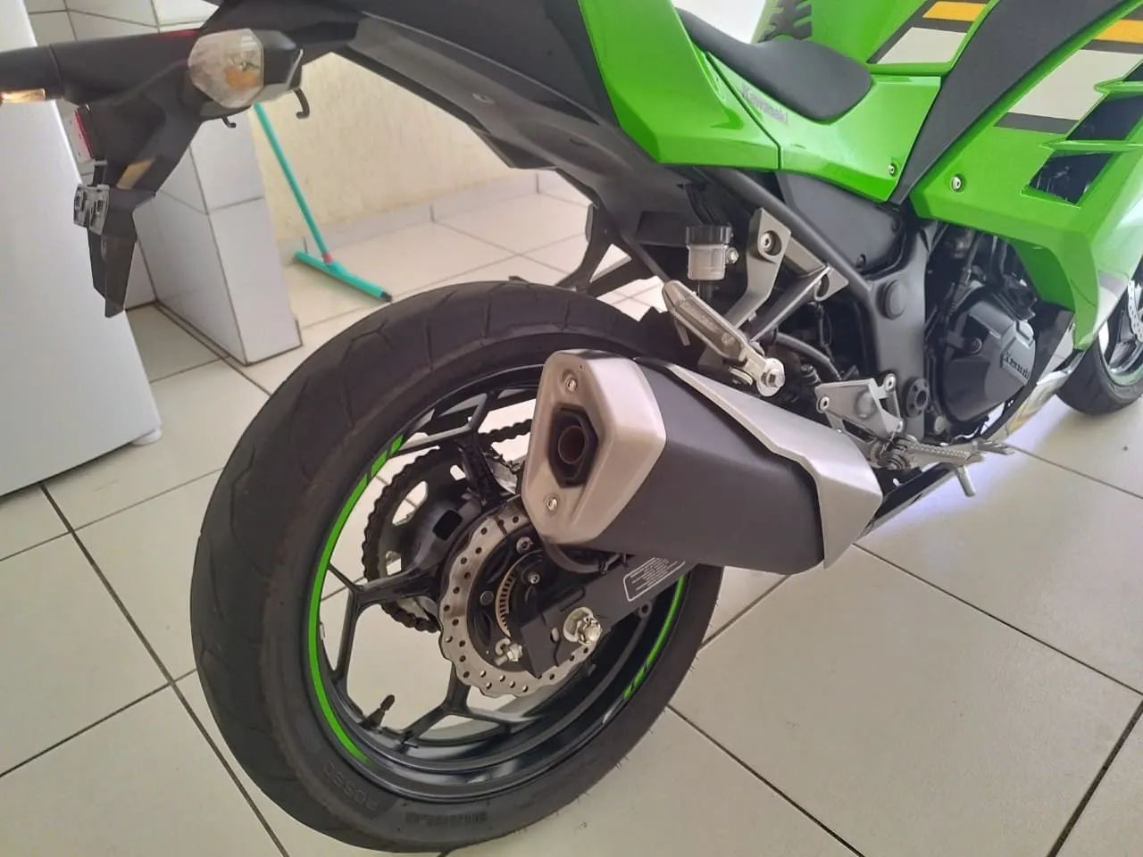 Vendo Kawasaki ninja 300 ABS KRT  - Foto 5