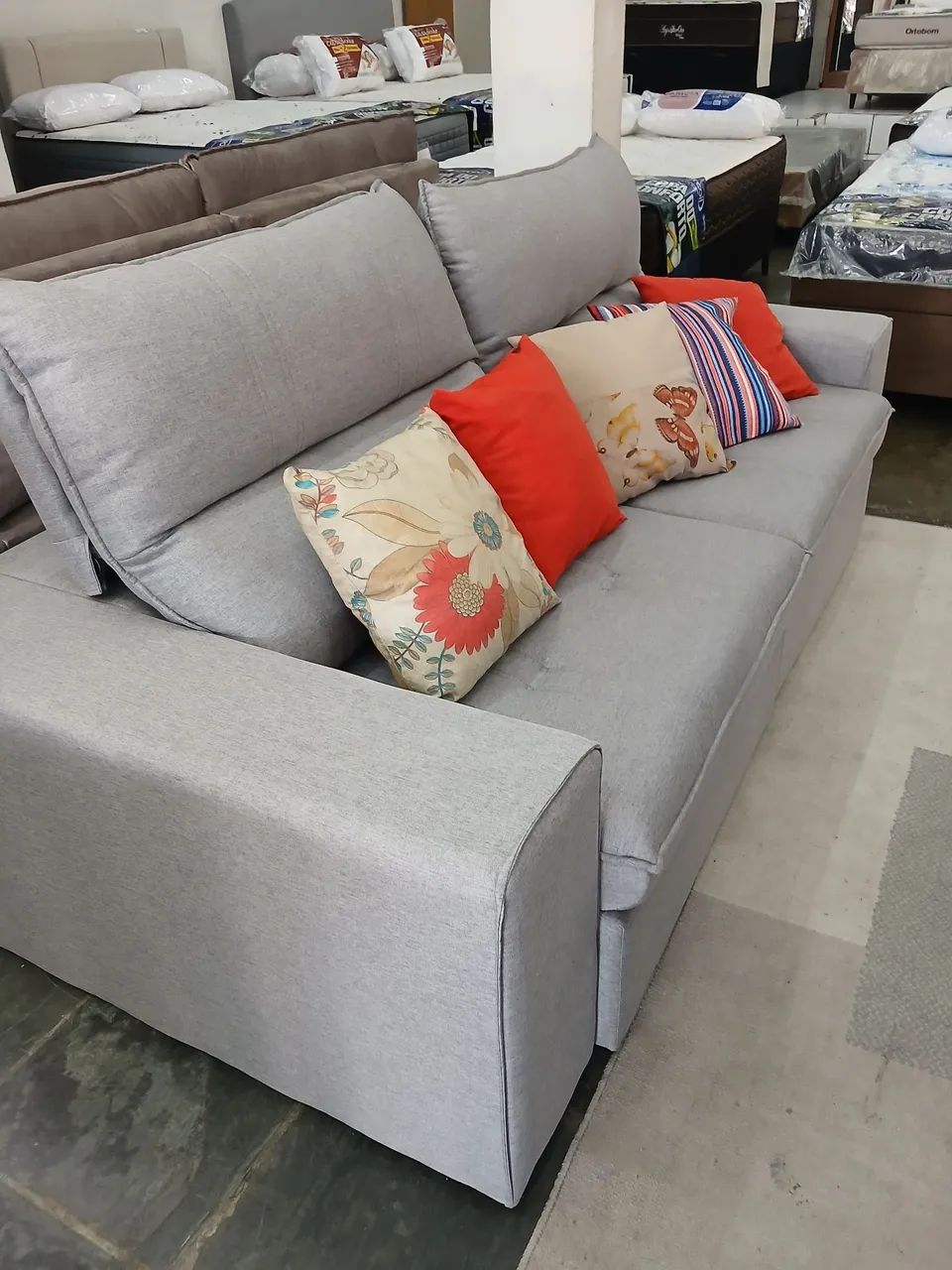 Sofa retrátil 2.20 cinza linho novo  - Foto 3