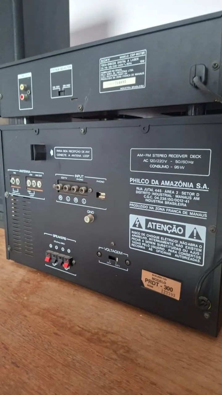 Aparelho de som Philco Hitachi (Toca disco, CD, rádio e 2 caixas) - Foto 4
