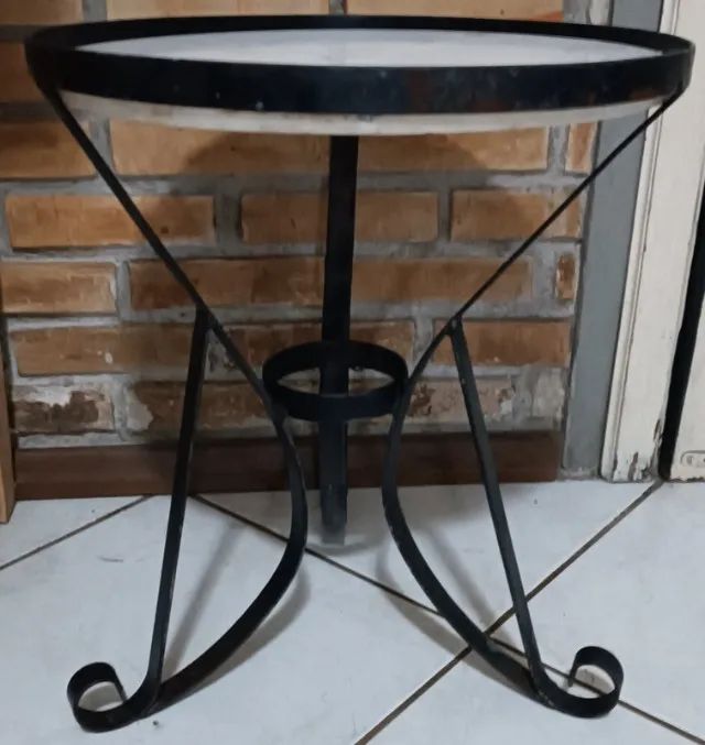 Small Iron and Marble Table64985889874049123